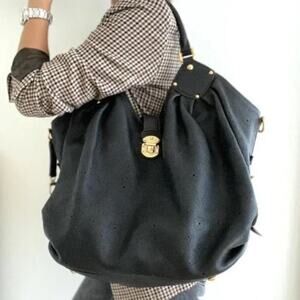 💎✨BEAUTIFUL✨💎 Authentic Louis Vuitton Monogram Mahina Size Large